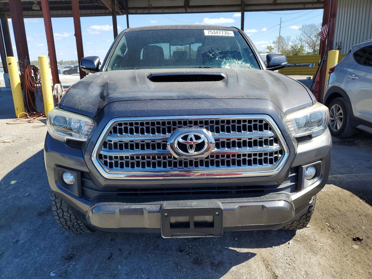2017 Toyota Tacoma Trd Sport - Image 5