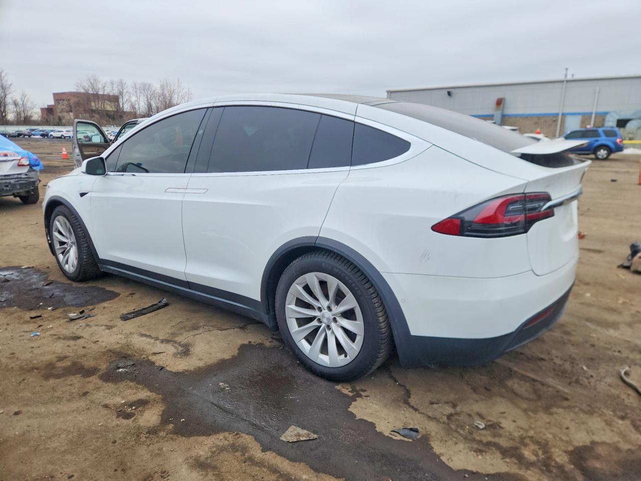 2021 Tesla Model X - Image 2