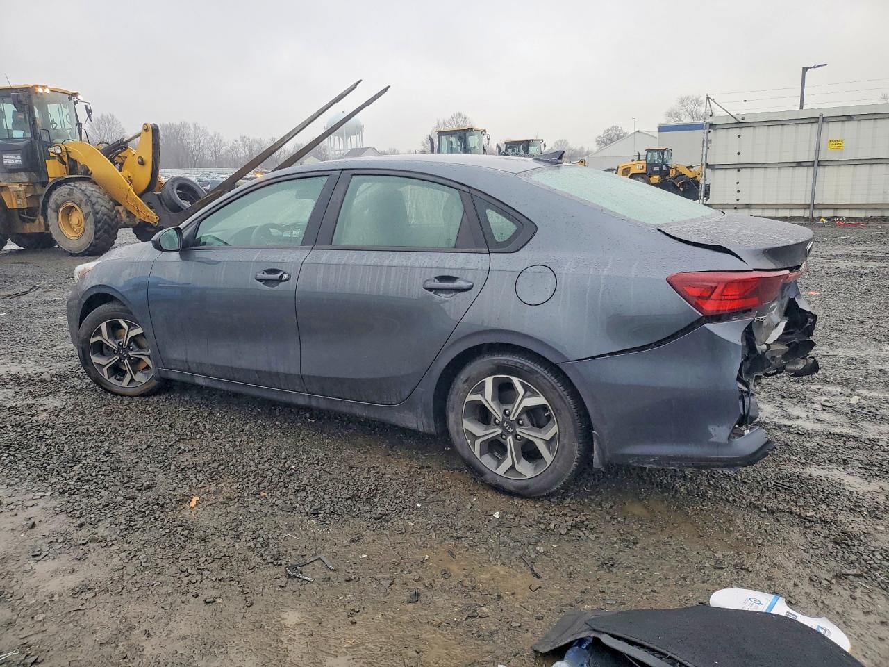 2019 Kia Forte Lxs - Image 2