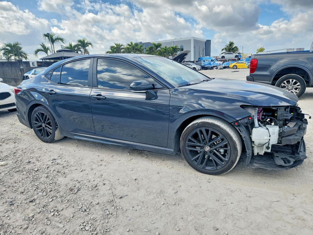 2025 Toyota Camry Se - Фото 4