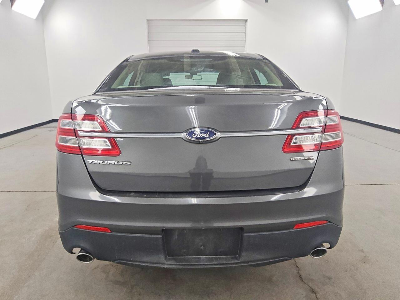 2017 Ford Taurus Se - Image 6