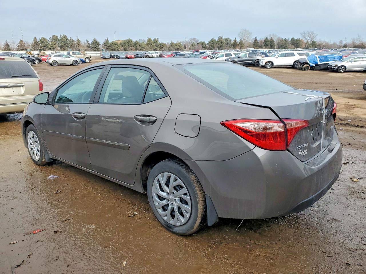 2017 Toyota Corolla - Фото 2