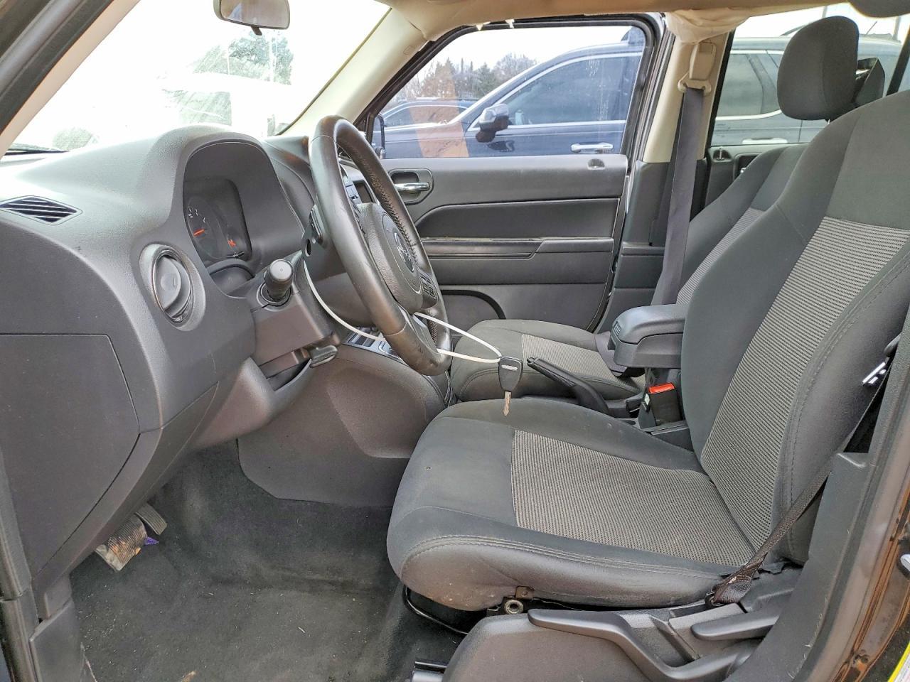 2012 Jeep Patriot Latitude - Фото 7