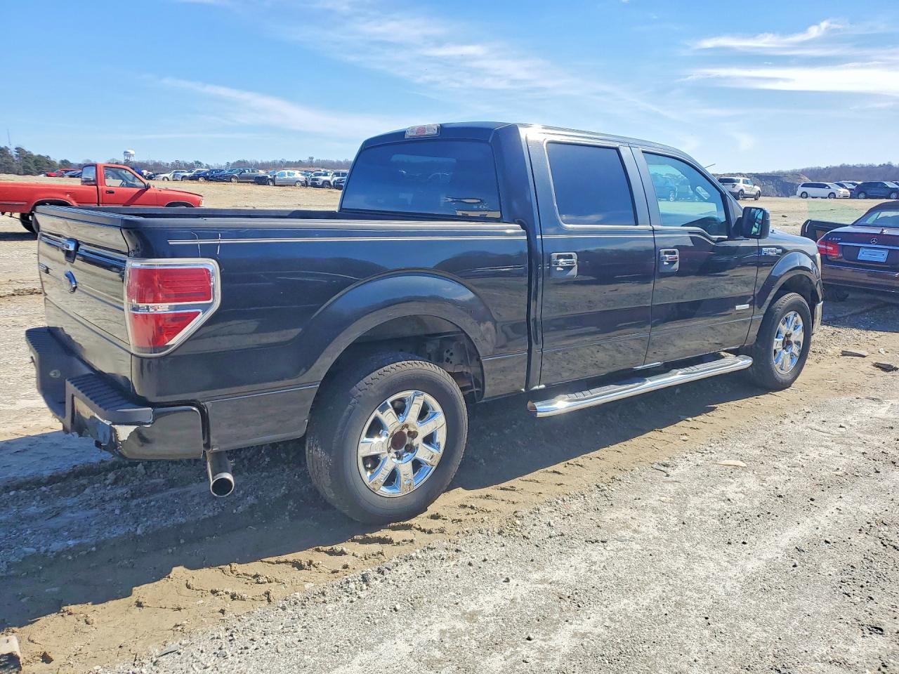 2011 Ford F150 Super Cab - Фото 3