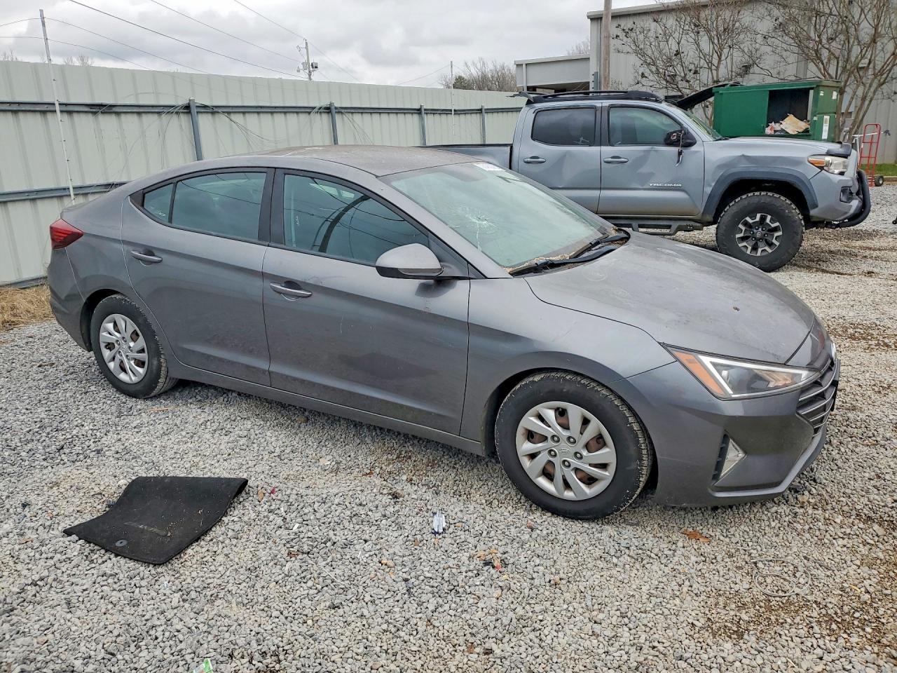 2019 Hyundai Elantra Se - Image 4