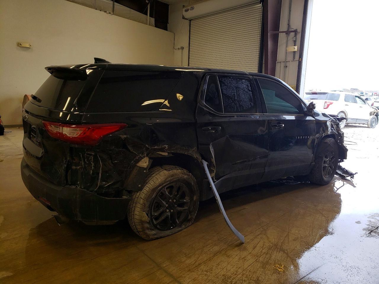 2021 Chevrolet Traverse Ls - Image 3