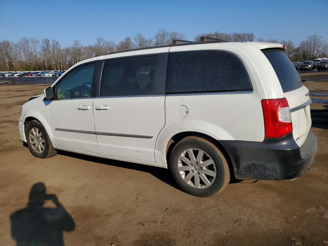 2016 Chrysler Town & Country Touring - Фото 2