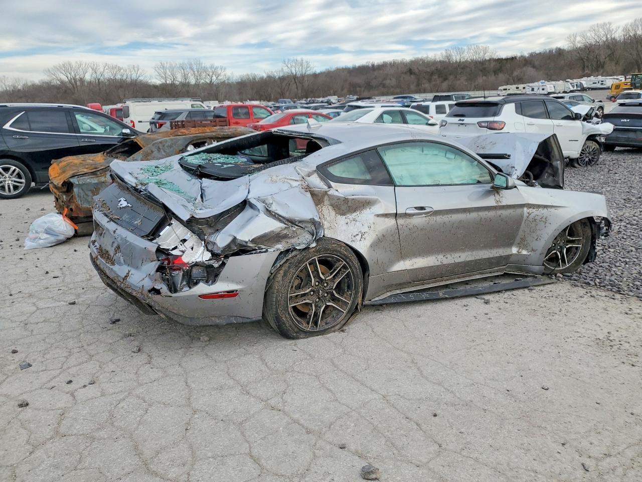 2021 Ford Mustang - Фото 3