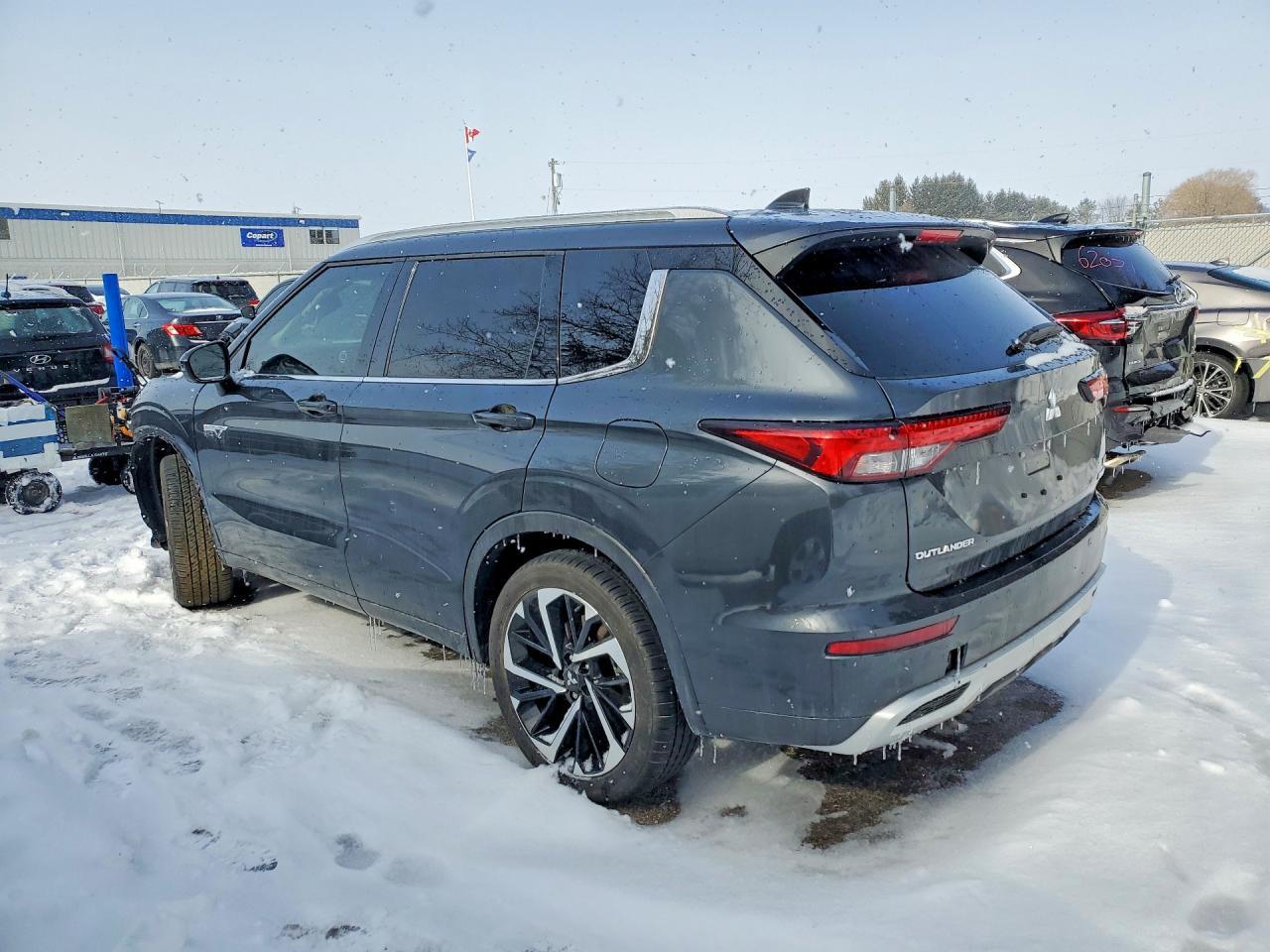 2025 Mitsubishi Outlander Sel - Фото 2