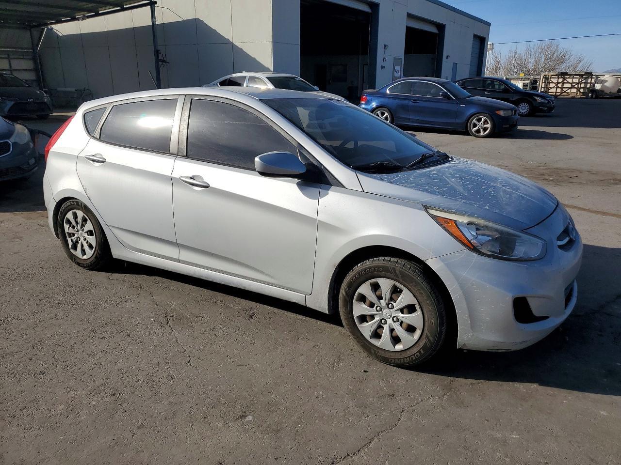 2017 Hyundai Accent Se - Фото 4