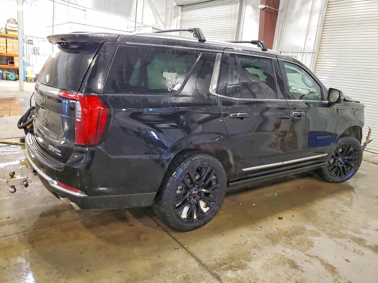 2025 GMC Yukon Denali - Фото 3