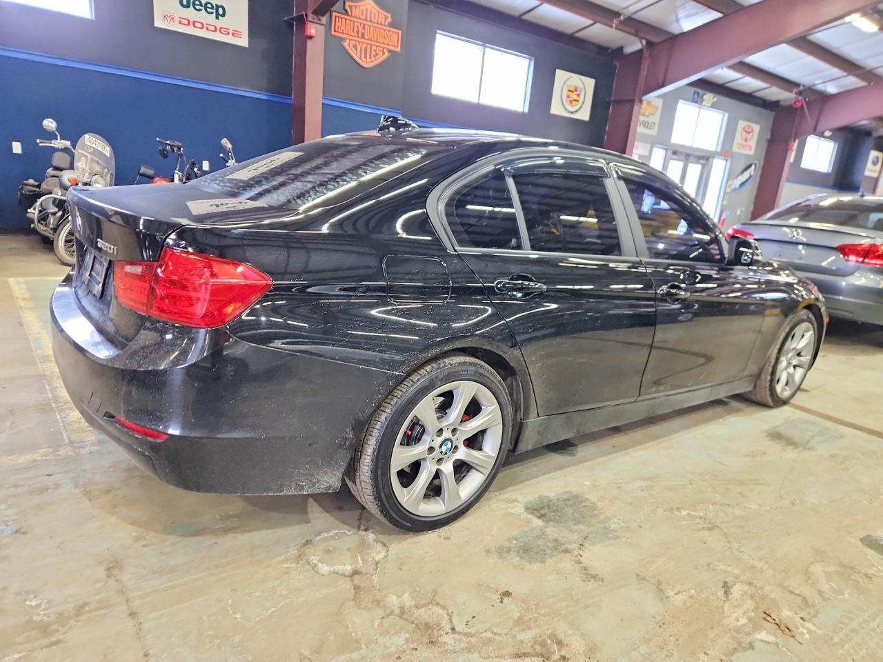 2014 BMW 320 I xDrive - Фото 3