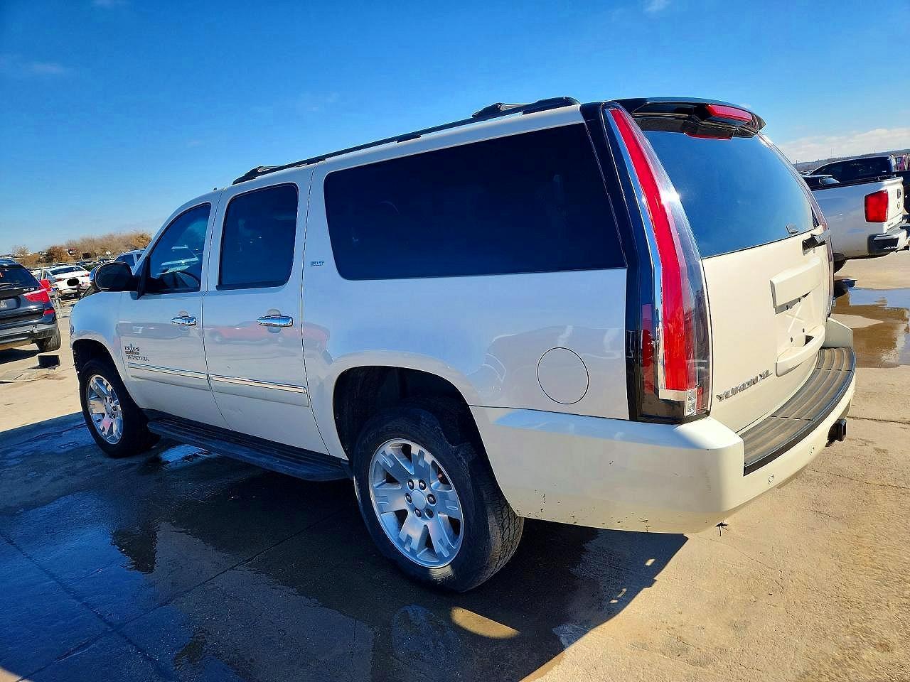 2013 GMC Yukon Xl C1500 Slt - Image 2