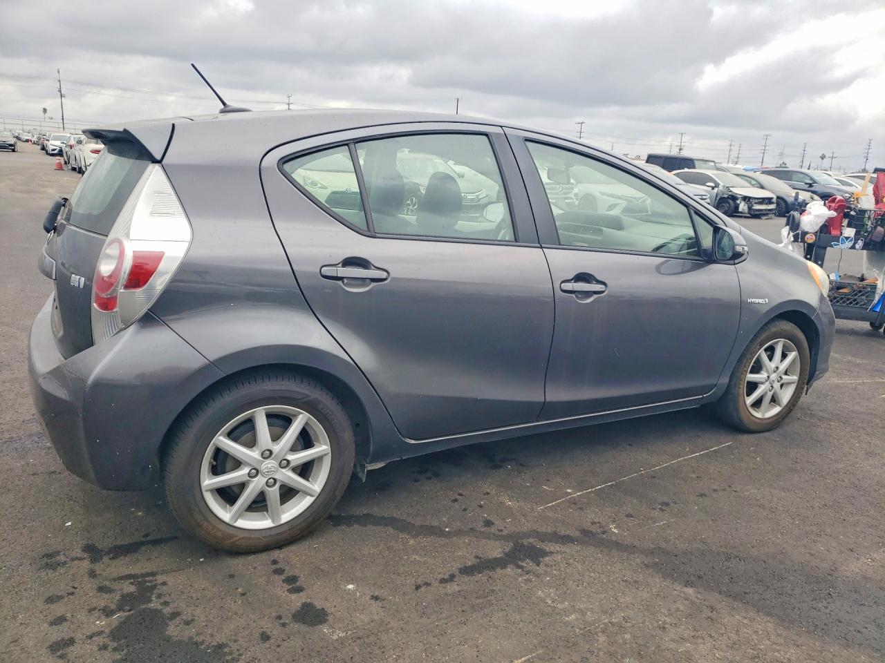 2013 Toyota Prius C - Фото 3