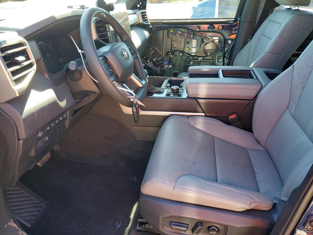 2025 Toyota Tundra Crewmax Limited - Image 7