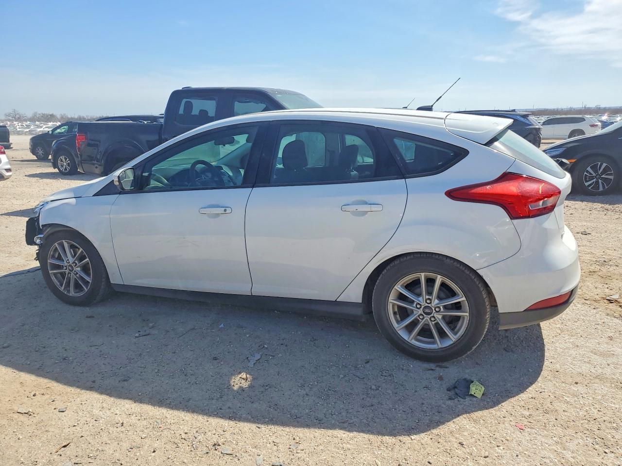 2016 Ford Focus Se - Фото 2