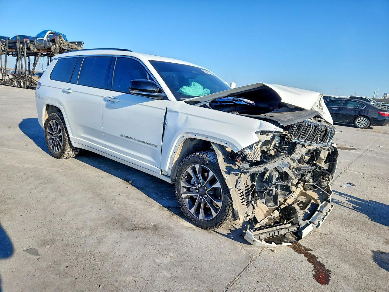 2023 Jeep Grand Cherokee L Overland - Image 4