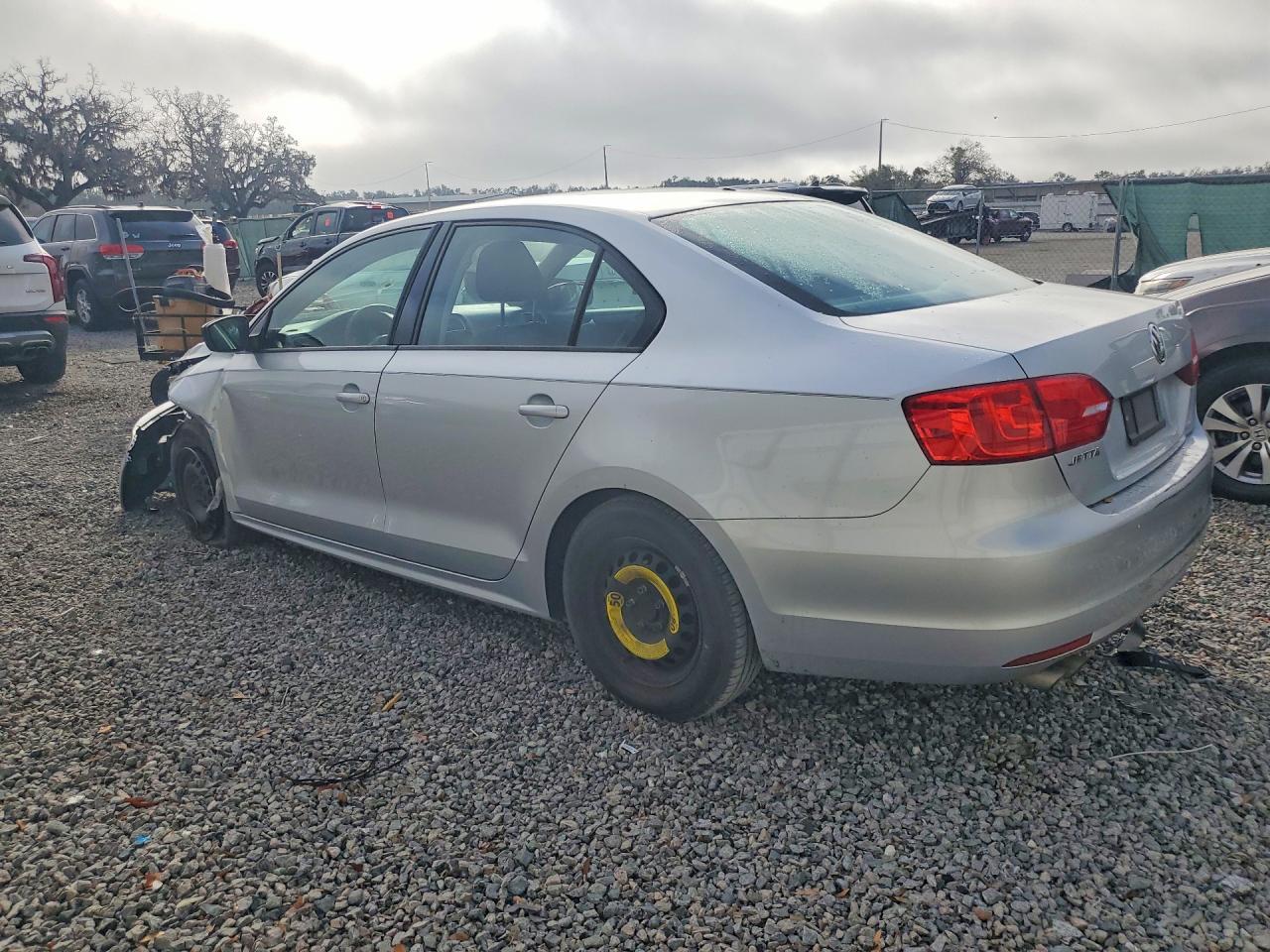 2014 Volkswagen Jetta Base - Image 2
