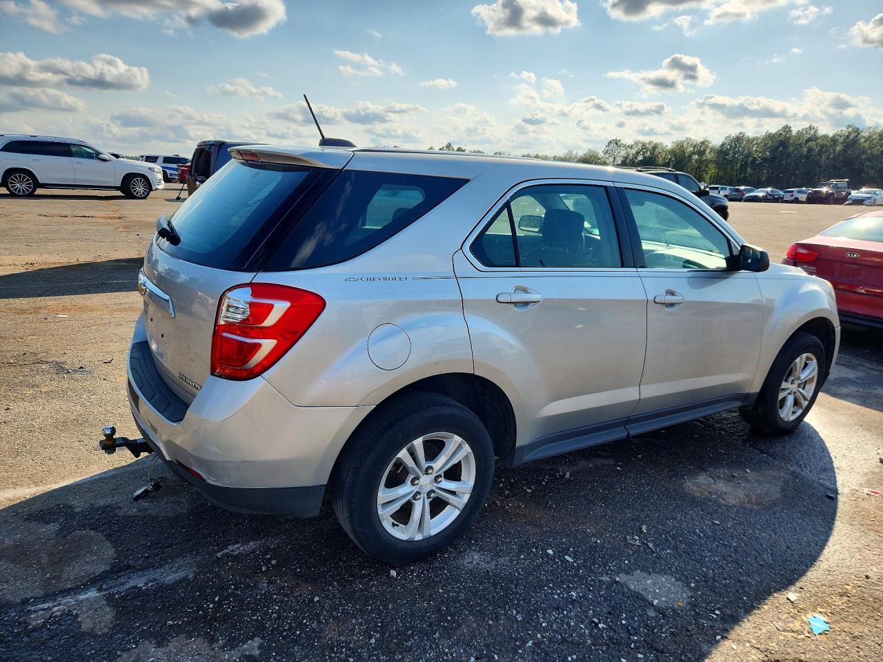 2016 Chevrolet Equinox Ls - Image 3