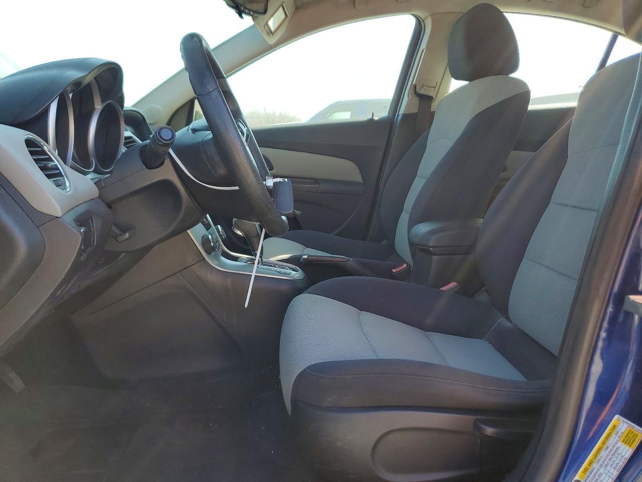 2013 Chevrolet Cruze Ls - Image 7