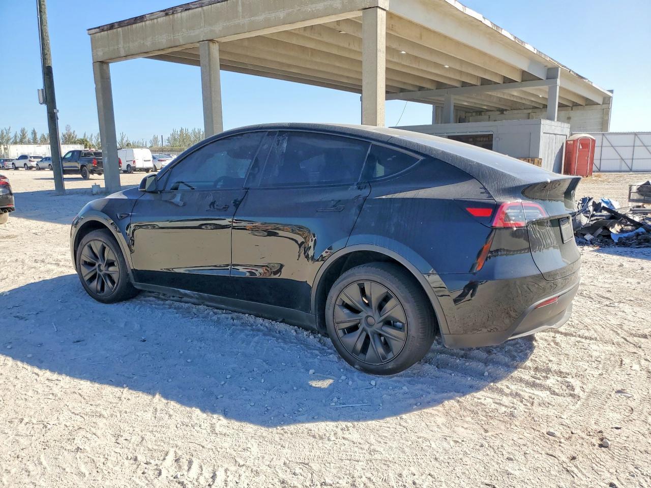2025 Tesla Model Y - Image 2
