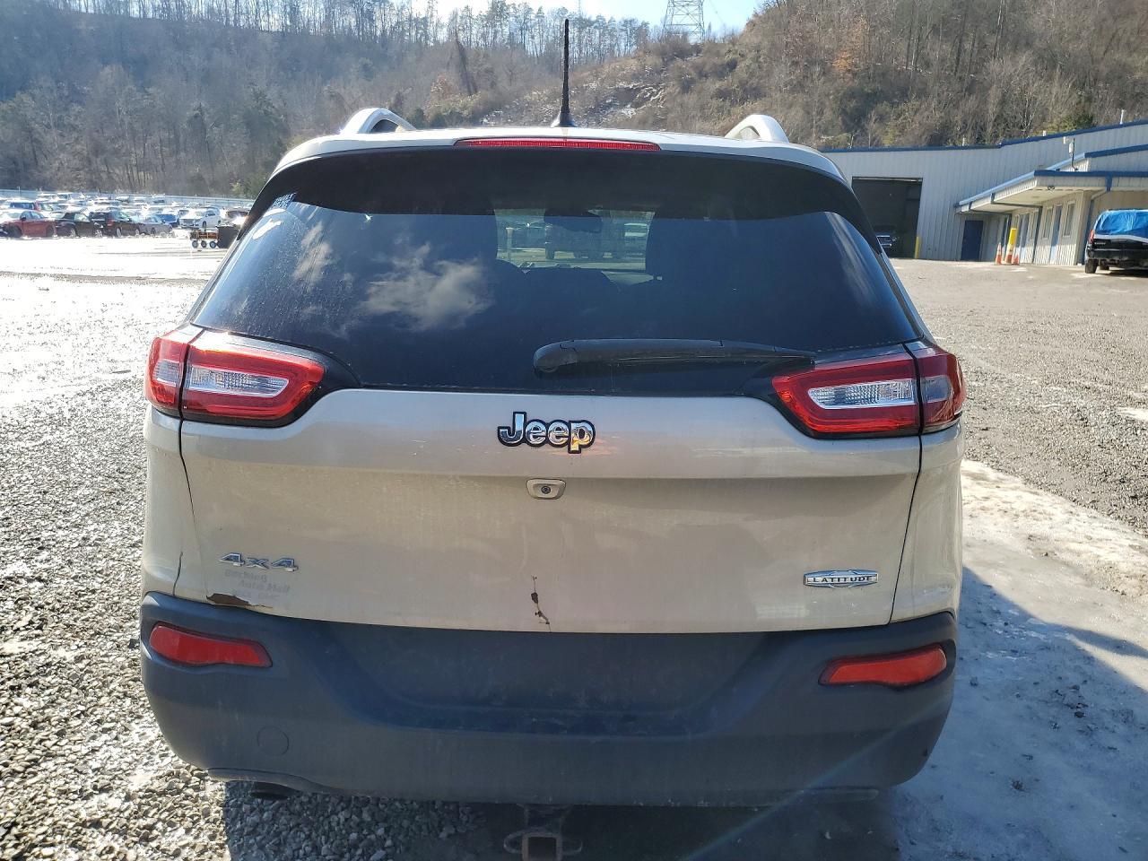 2015 Jeep Cherokee Latitude - Image 6