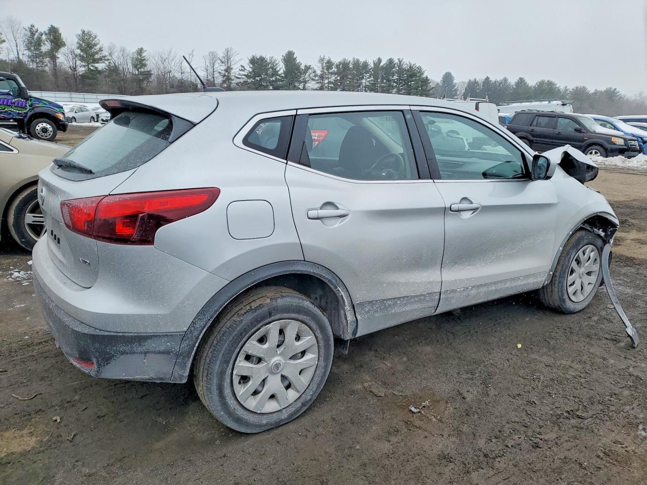 2019 Nissan Rogue Sport S - Фото 3