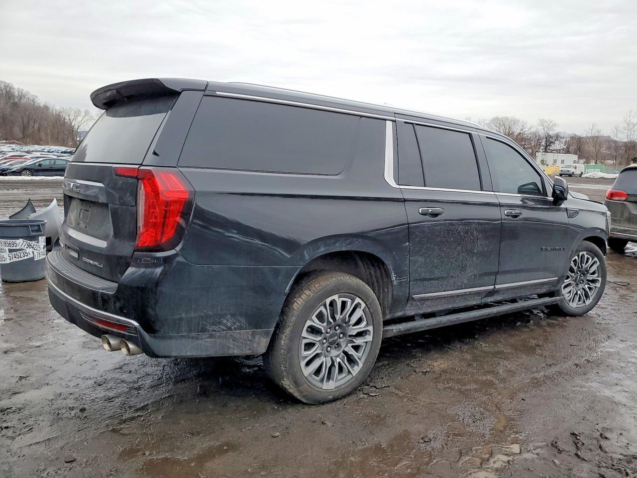 2023 GMC Yukon Xl Denali Ultimate - Image 3