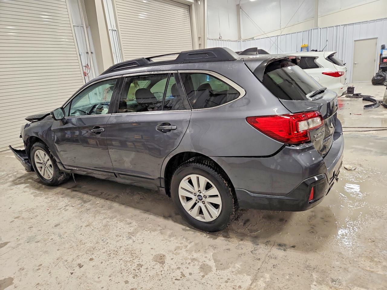 2018 Subaru Outback 2.5I Premium - Фото 2