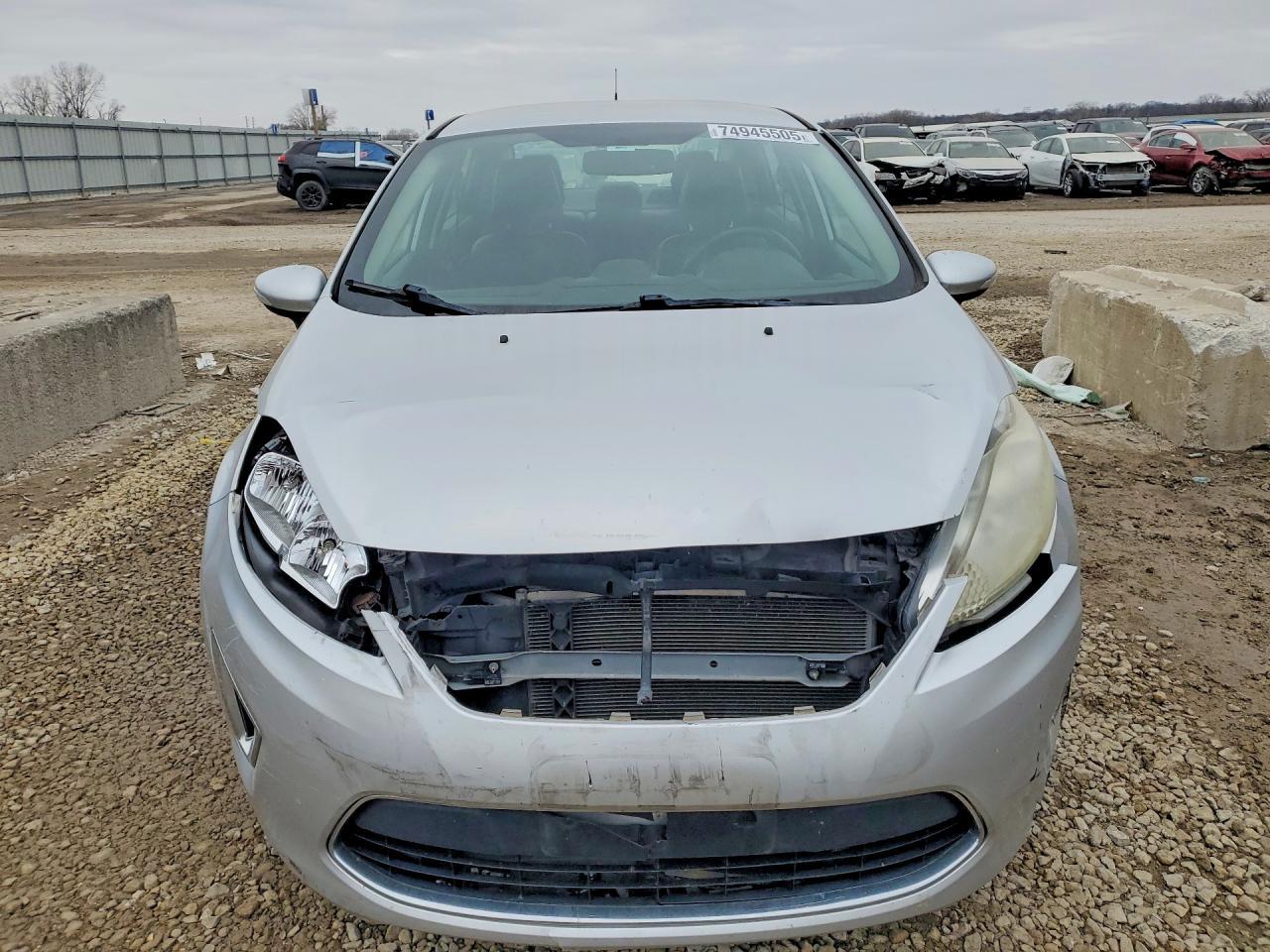 2013 Ford Fiesta Titanium - Image 5