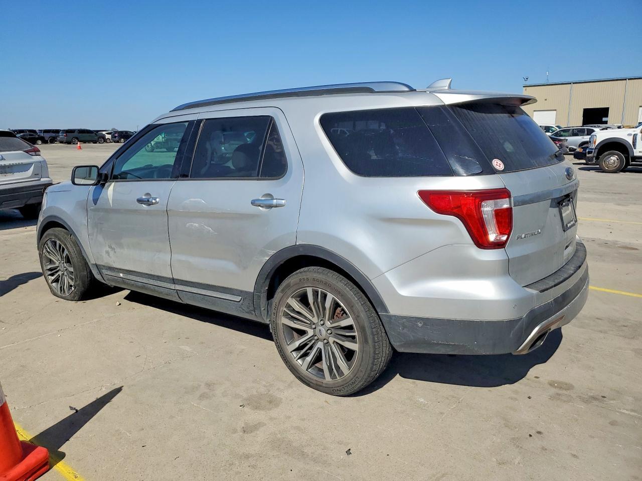 2017 Ford Explorer Platinum - Фото 2