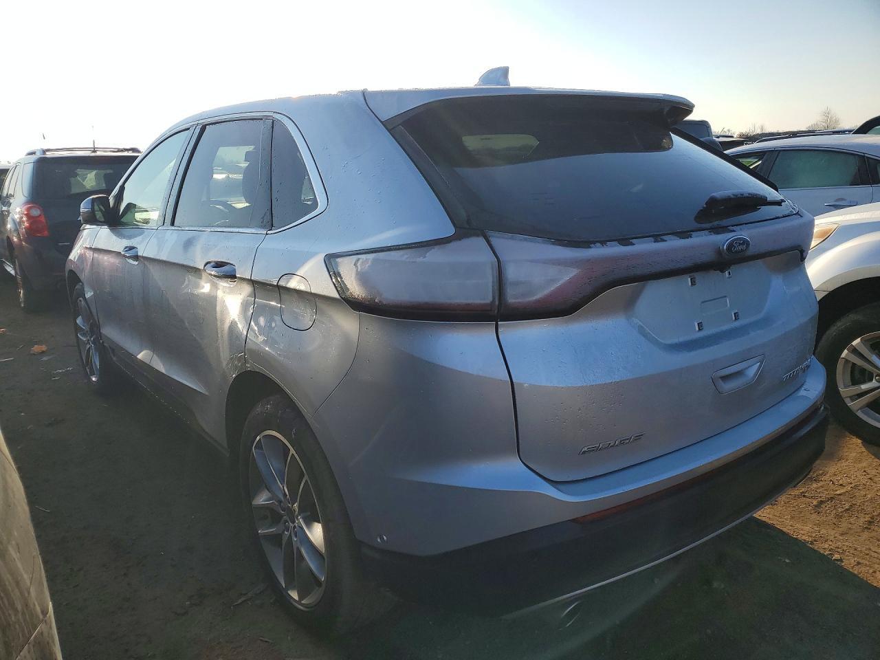 2017 Ford Edge Titanium - Фото 2