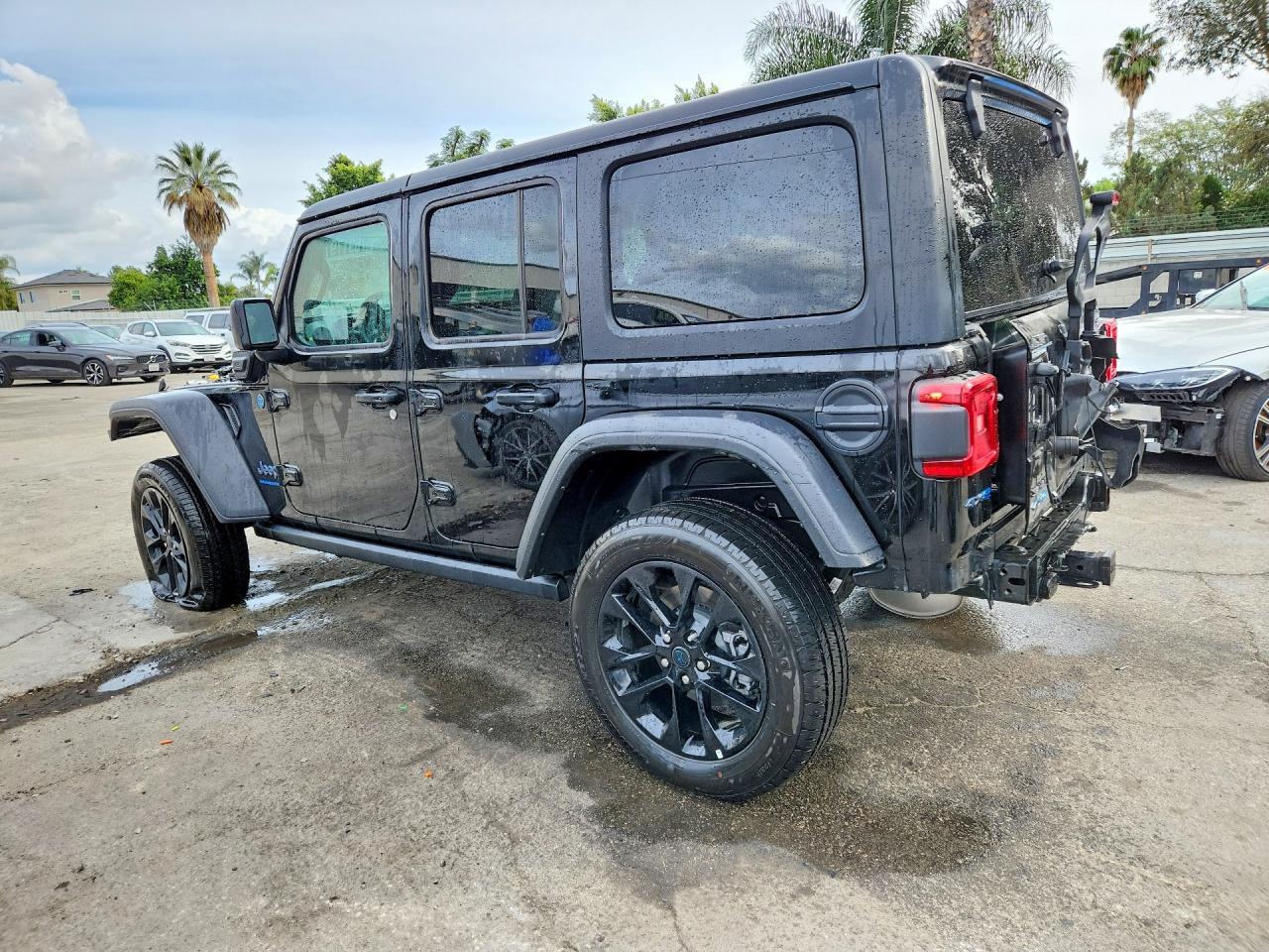 2024 Jeep Wrangler 4Xe - Фото 2