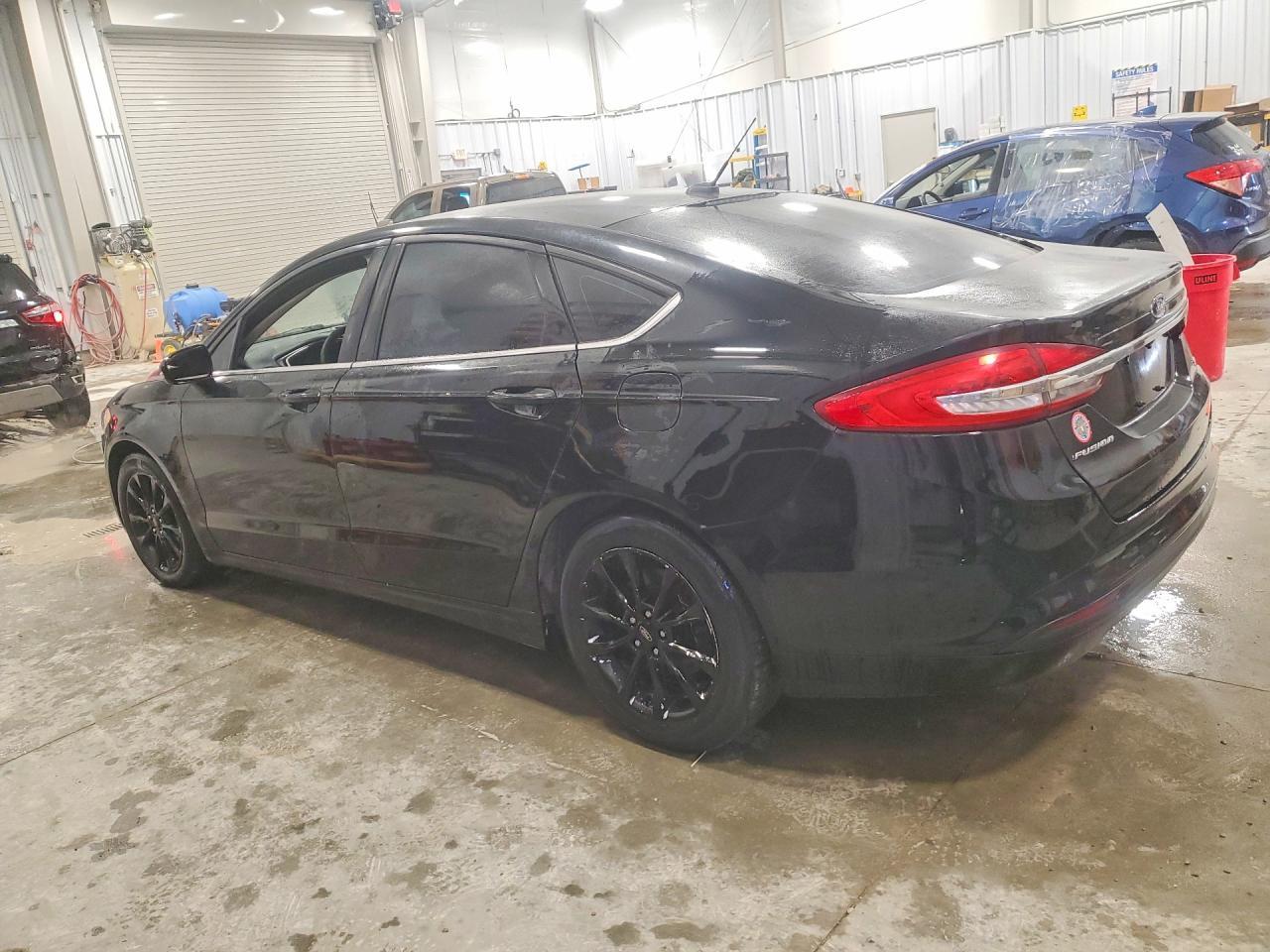 2017 Ford Fusion Se - Фото 2