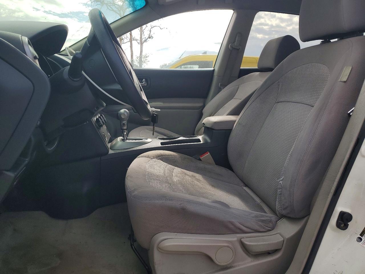 2010 Nissan Rogue S - Image 7