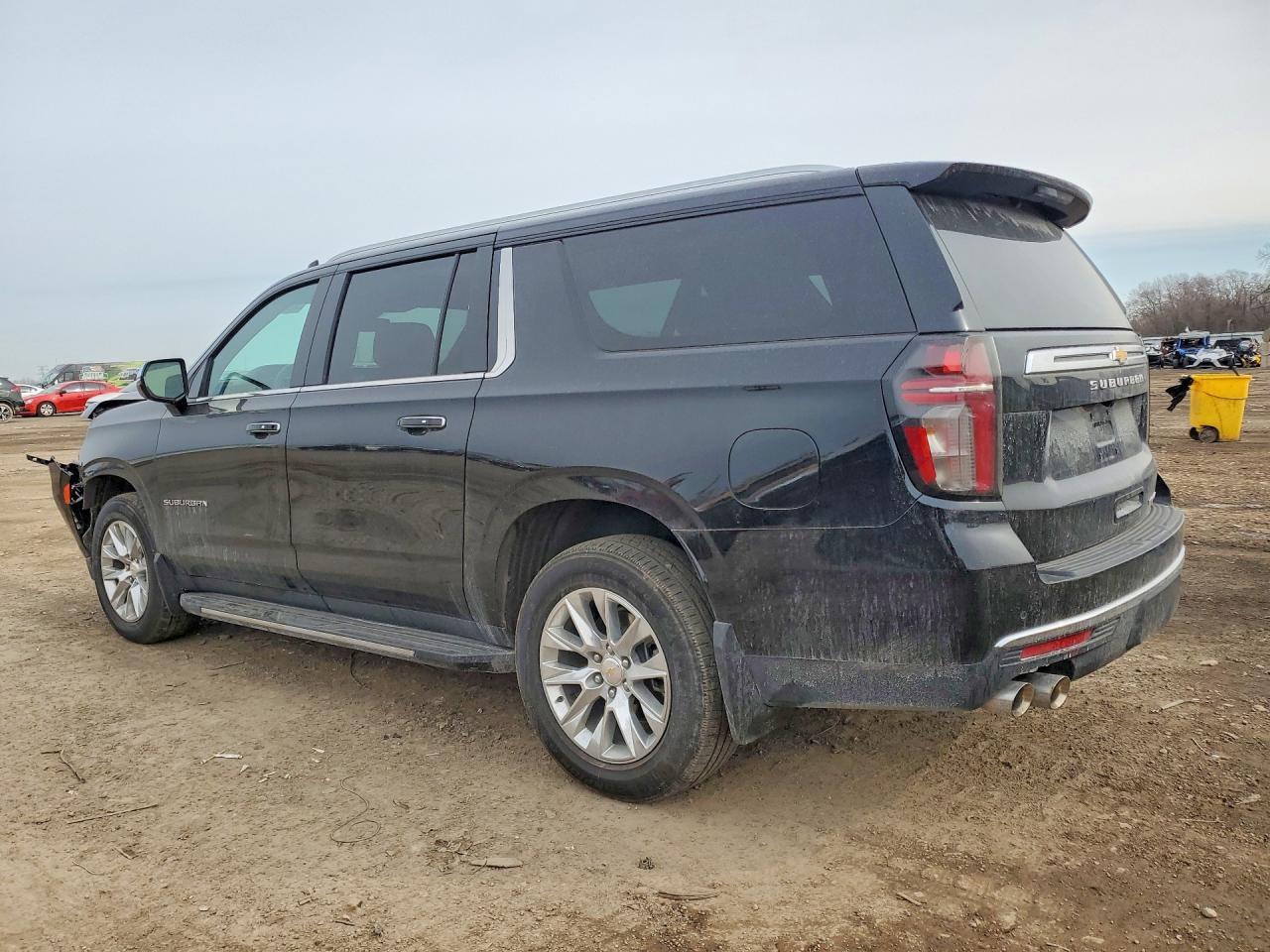 2023 Chevrolet Suburban K1500 Premier - Фото 2