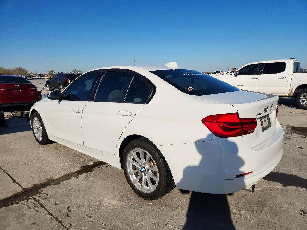 2018 BMW 320 Xi - Фото 2