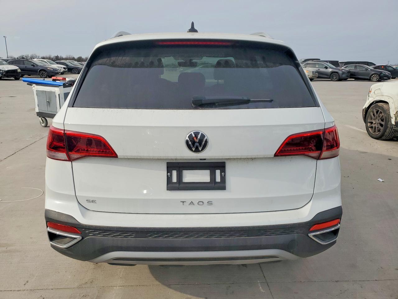 2024 Volkswagen Taos Se - Image 6