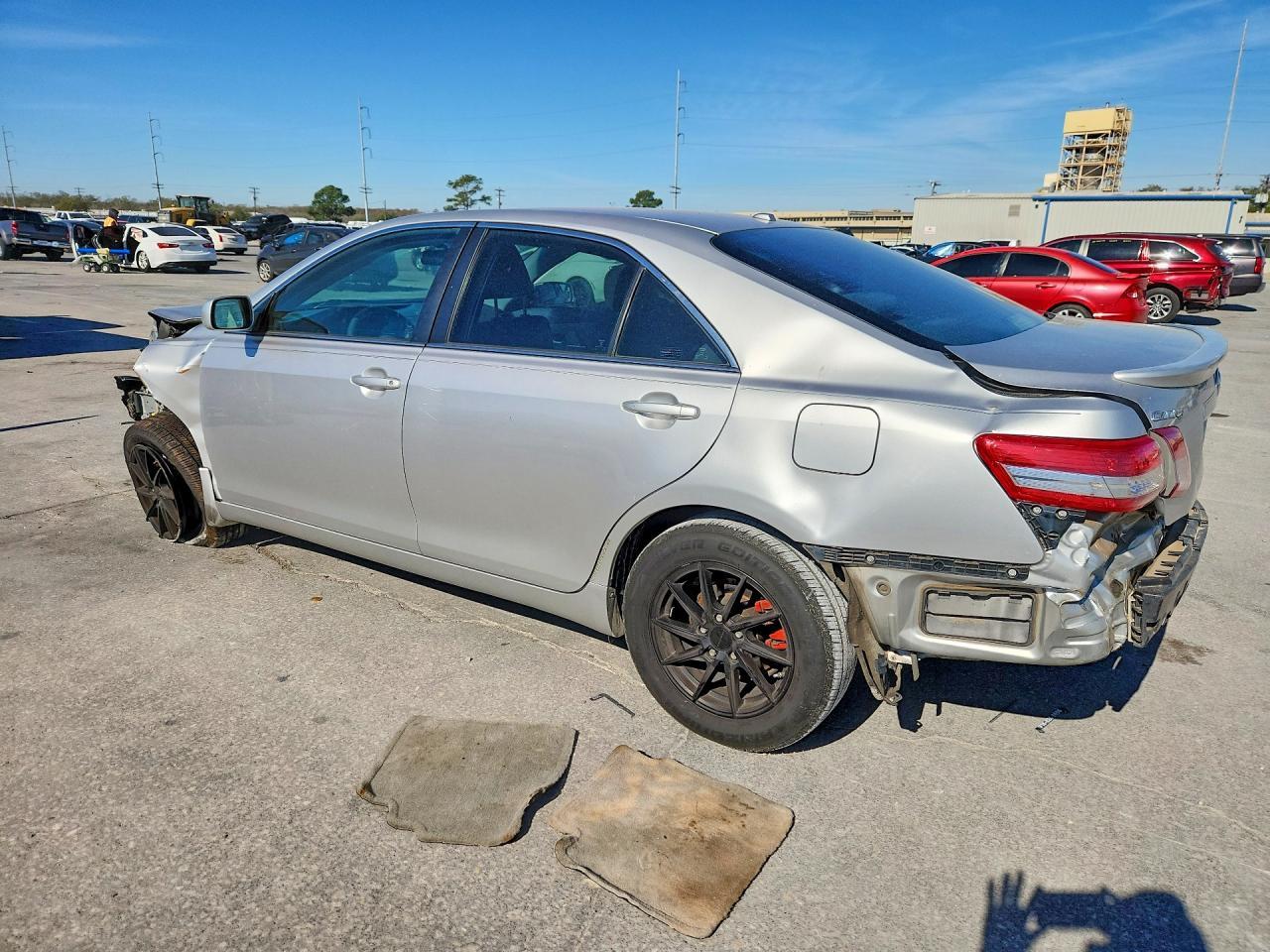 2010 Toyota Camry - Фото 2