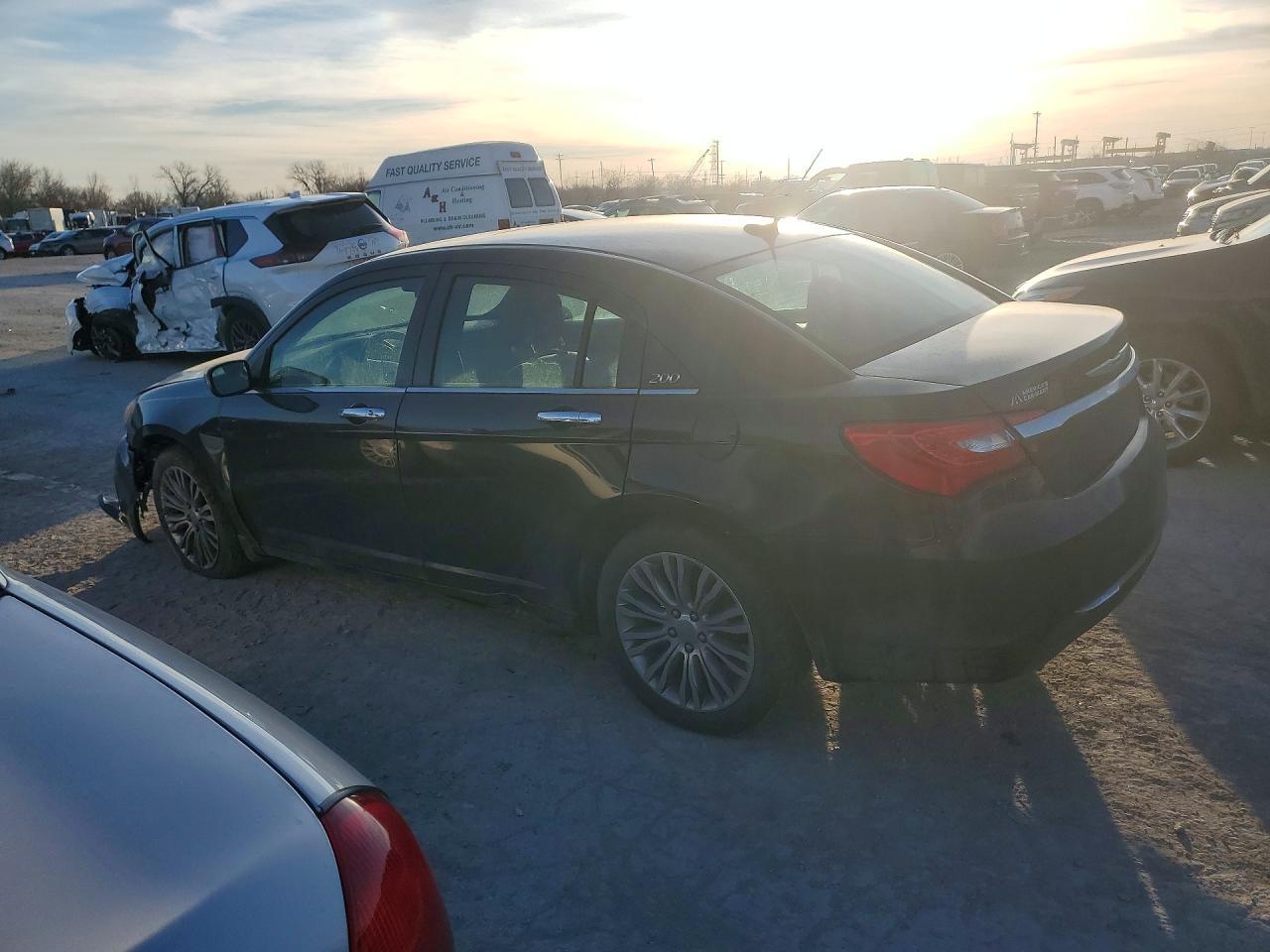 2011 Chrysler 200 Limited - Image 2