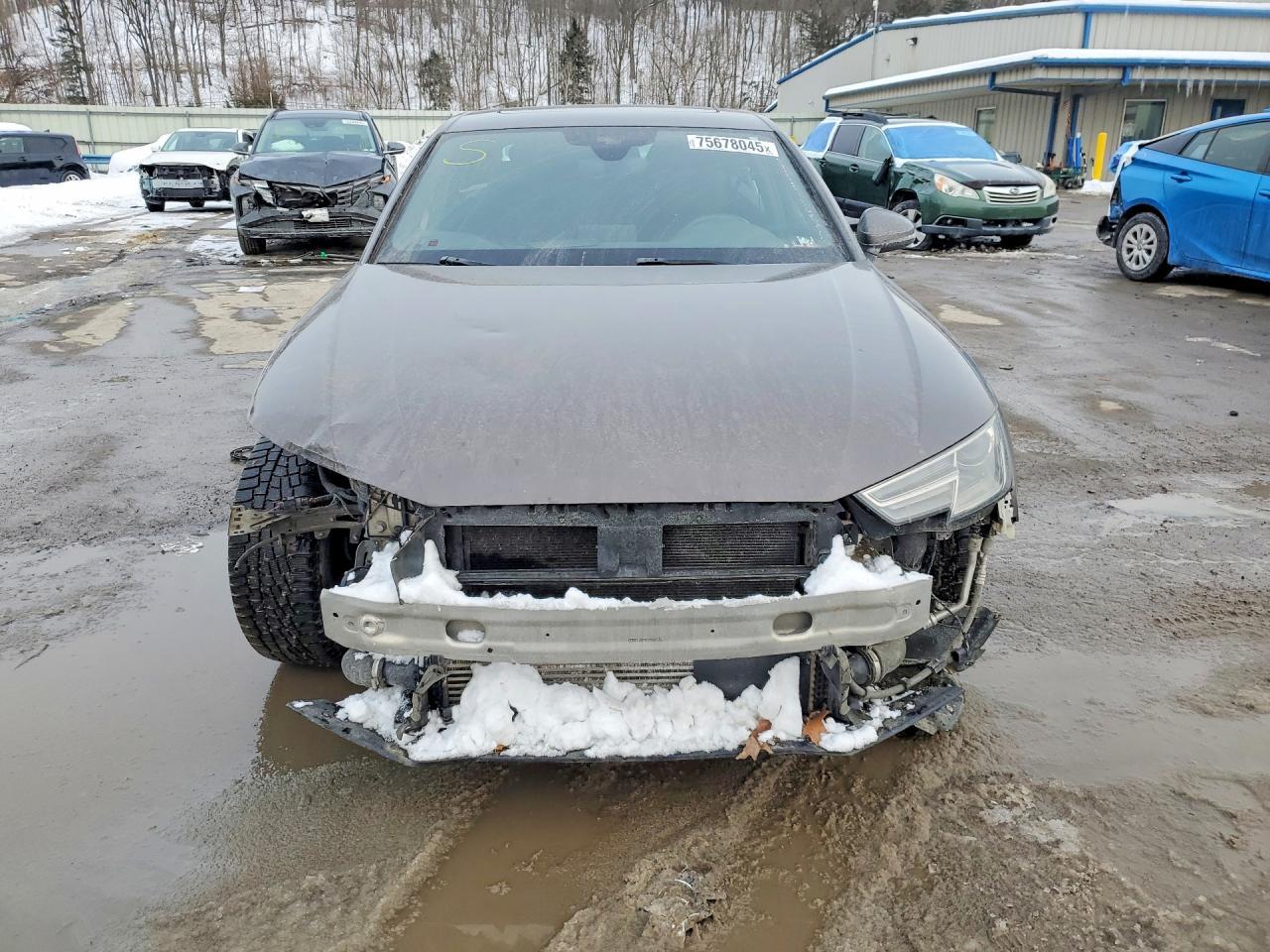 2017 Audi A4 Premium - Фото 5