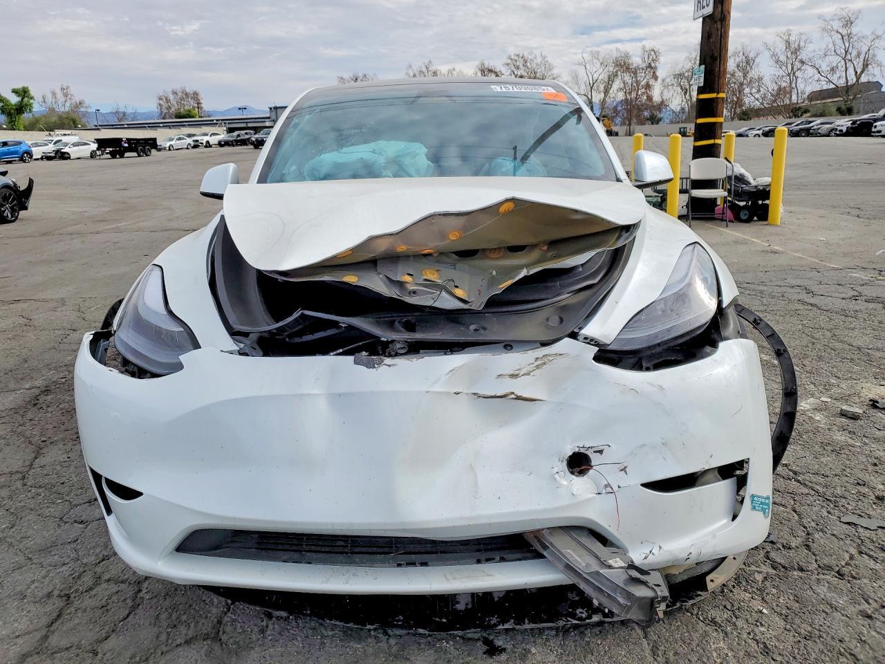 2025 Tesla Model Y - Image 5