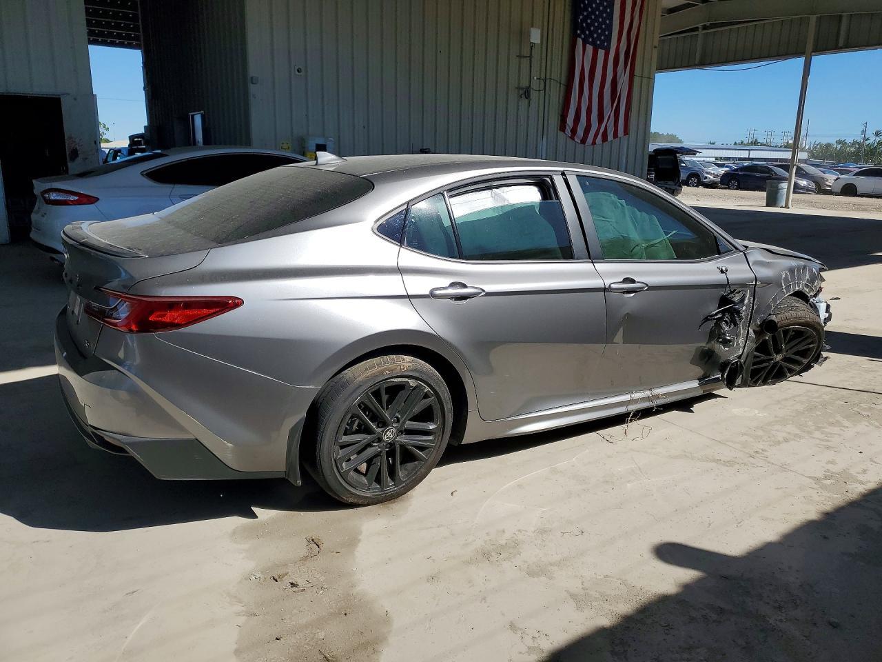 2026 Toyota Camry Xse - Фото 3
