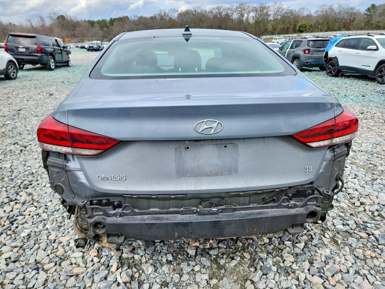 2015 Hyundai Genesis 3.8L - Фото 6