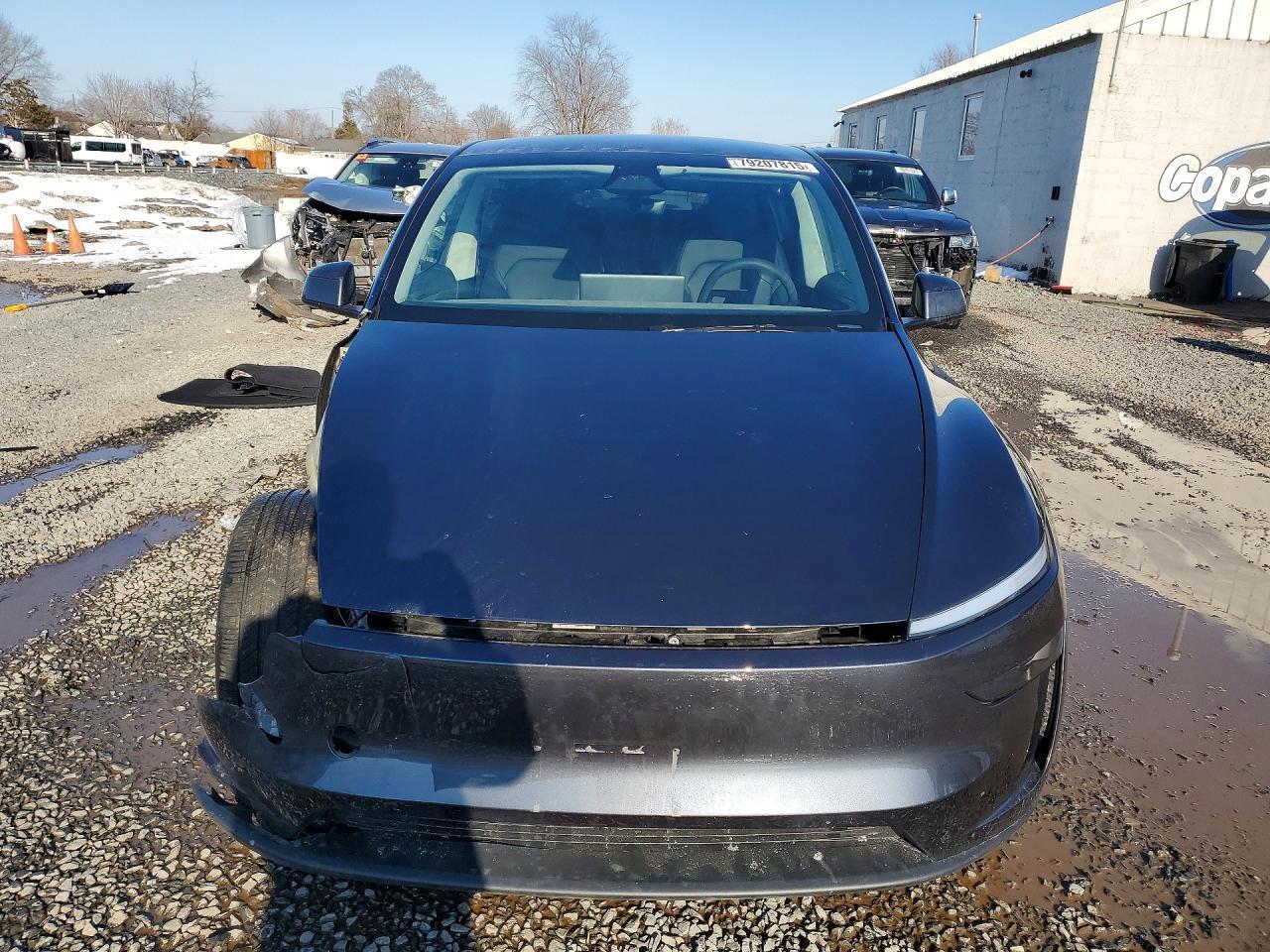 2026 Tesla Model Y - Фото 5