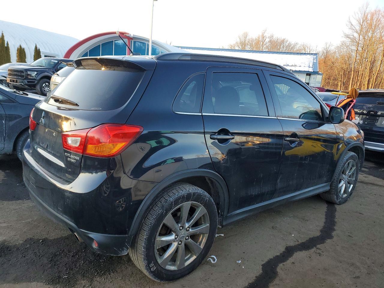 2013 Mitsubishi Outlander Sport Le - Фото 3
