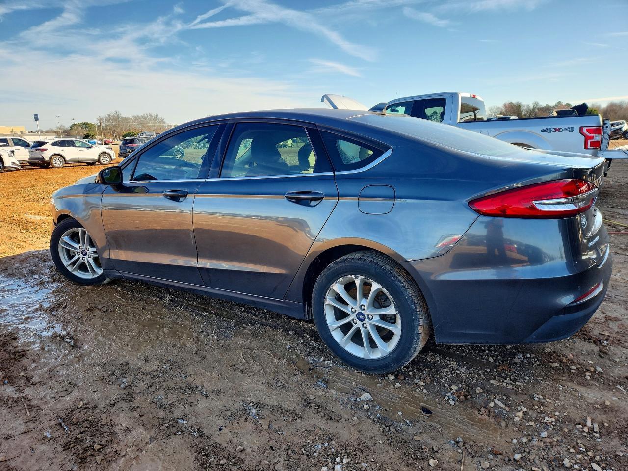 2020 Ford Fusion Se - Фото 2