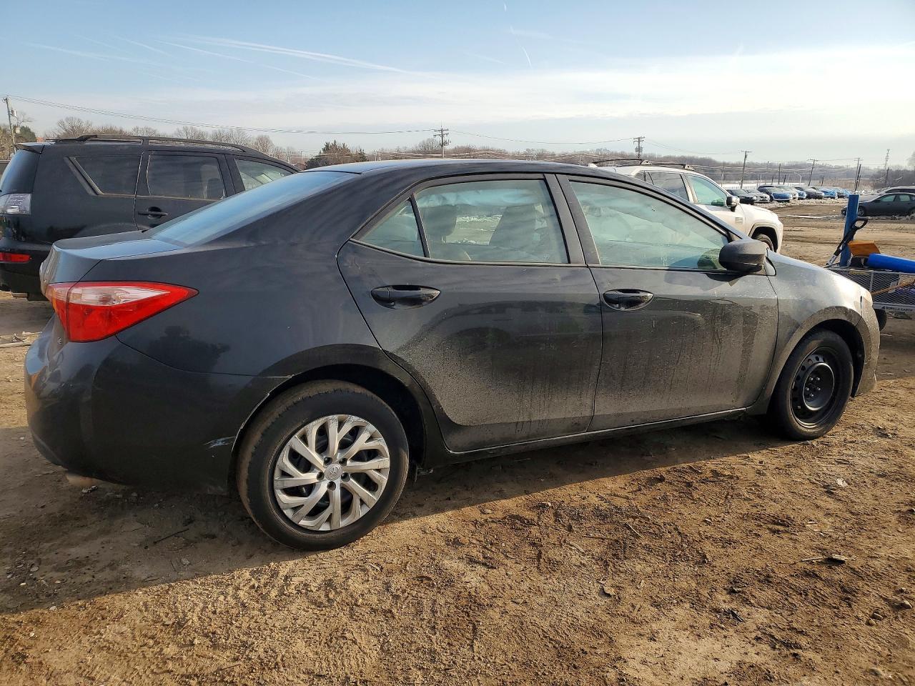 2017 Toyota Corolla L - Фото 3