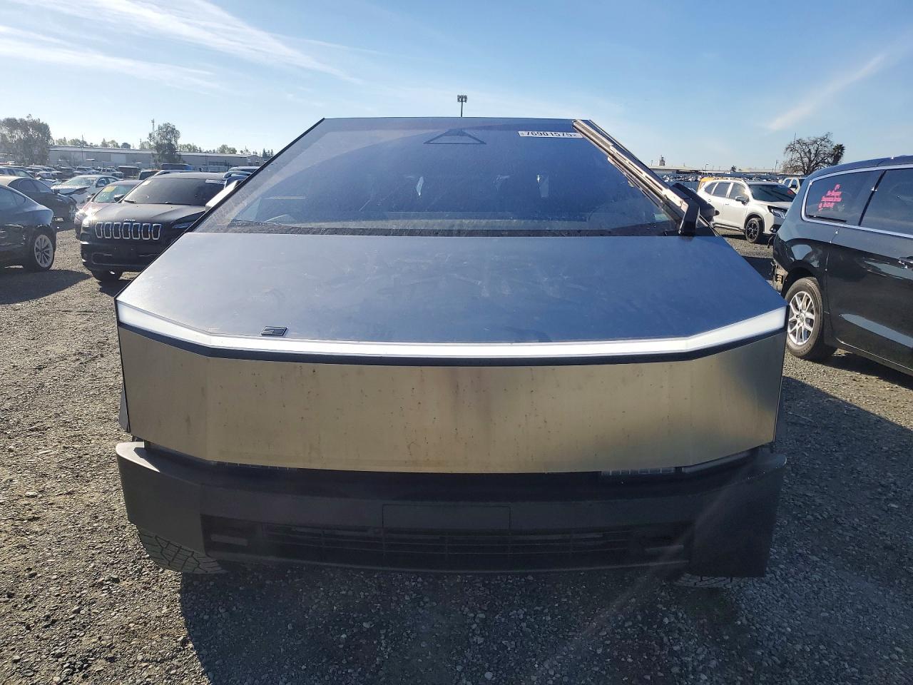 2025 Tesla Cybertruck - Фото 5