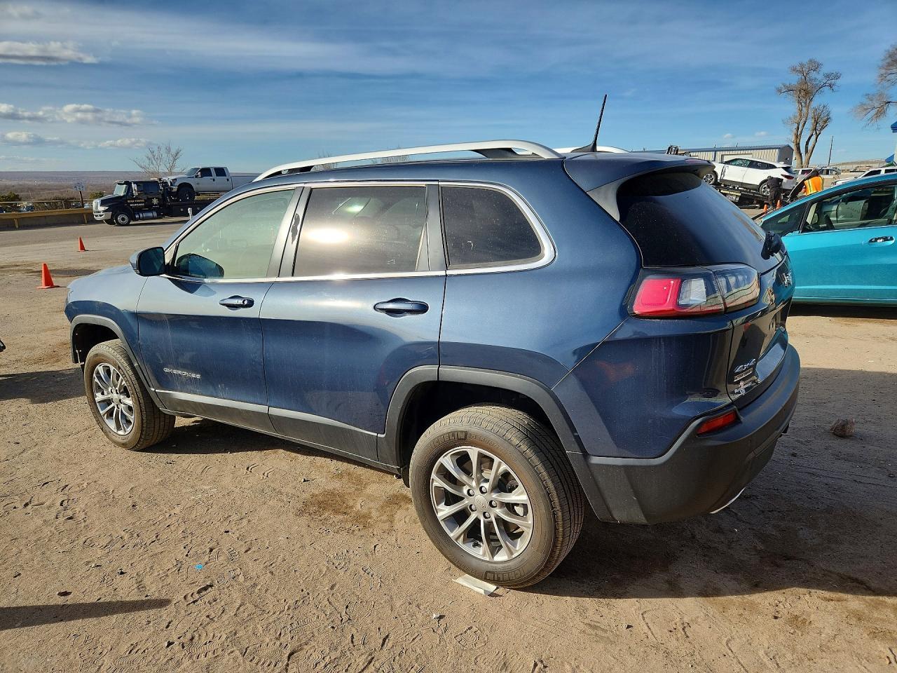 2019 Jeep Cherokee Latitude Plus - Image 2